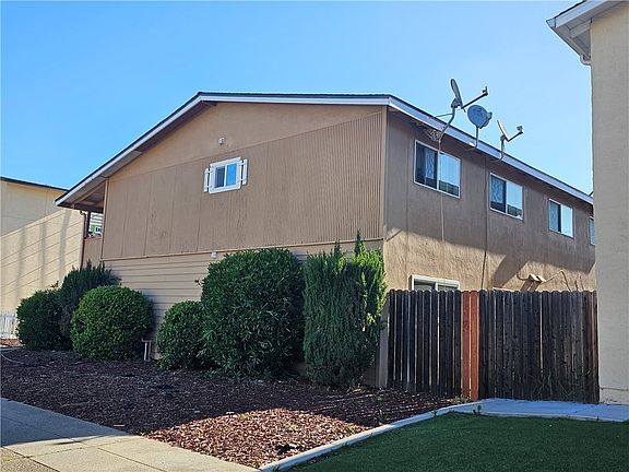 3rd image of 786 Sharmon Palms Ln