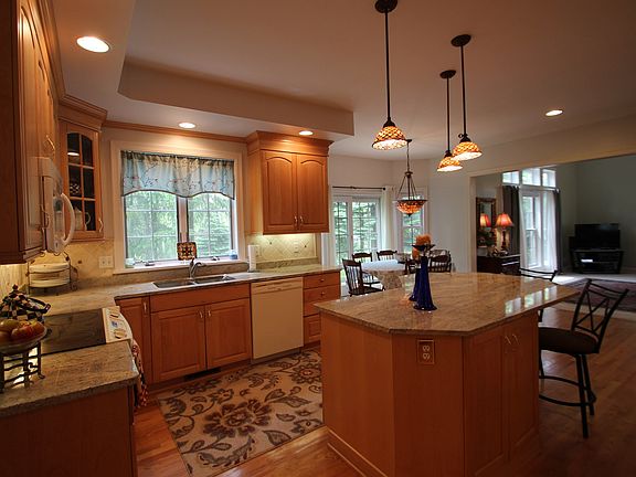 3rd image of 23 Claret Dr
