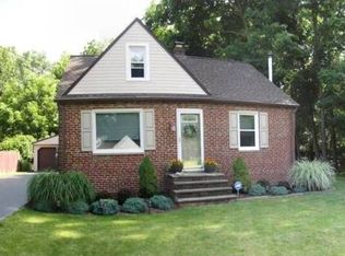 483 Erie Rd, Eastlake, OH 44095