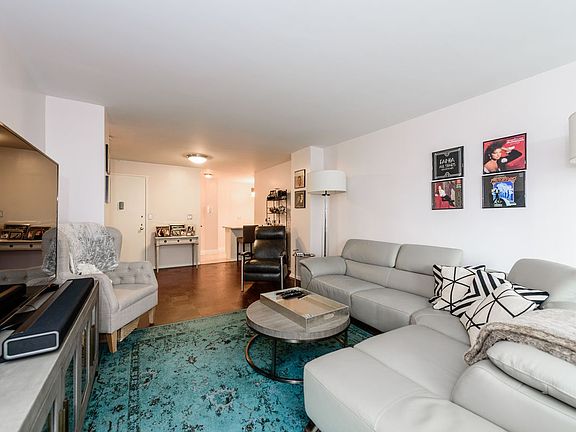 2nd image of 70-25 Yellowstone Blvd APT 8W