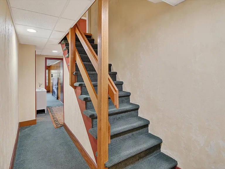 462 Greenhurst Dr — Photo 15