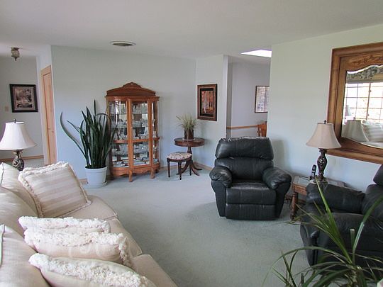 2nd image of 5104 Lee Ln