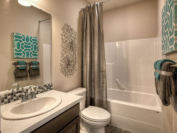 3rd image of 5003 Admiral St #32