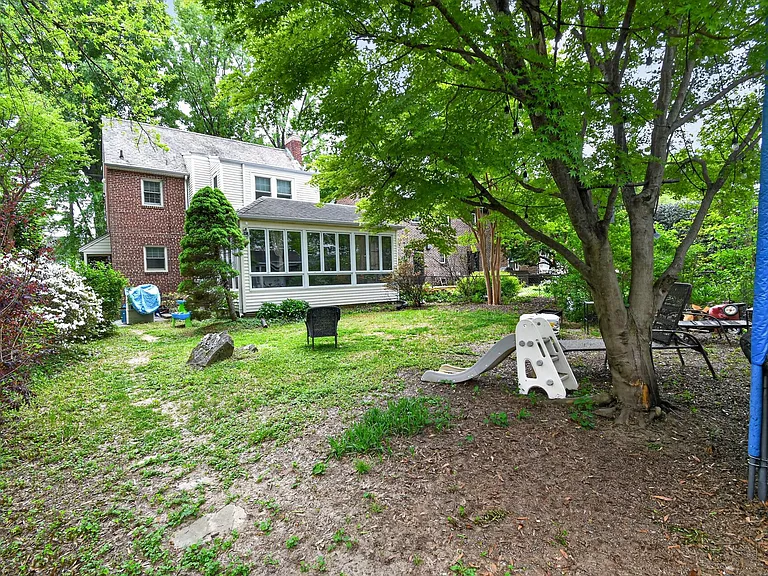 4825 Butterworth Pl NW — Photo 41
