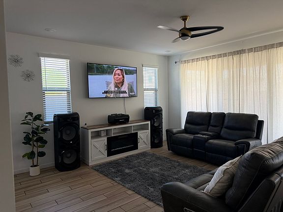 5th image of 7407 W Gardenia Ave