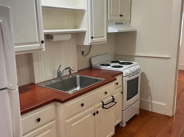 122 Nashua Rd #1, North Billerica, MA 01862