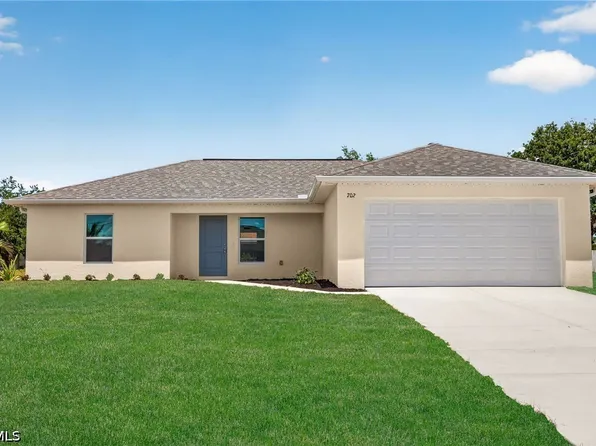 702 NW Douglas Cir, Cape Coral, FL 33993