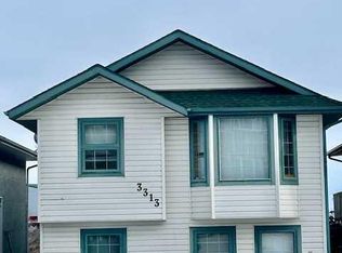 3313 NW 50th Ave, Sylvan Lake, AB T4S 1A9