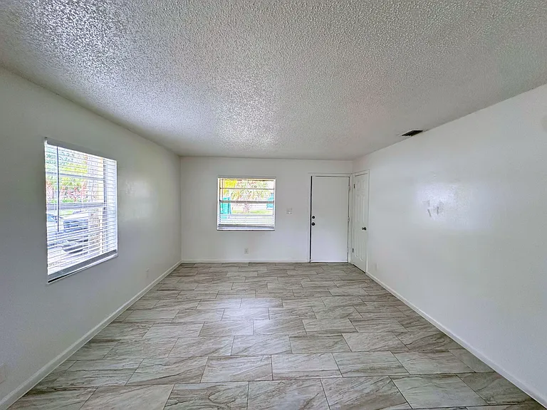 692 Neil Rd #702 — Photo 8