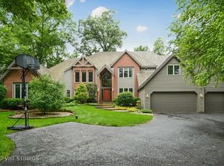 16 Winding Creek Rd, Yorkville, IL 60560