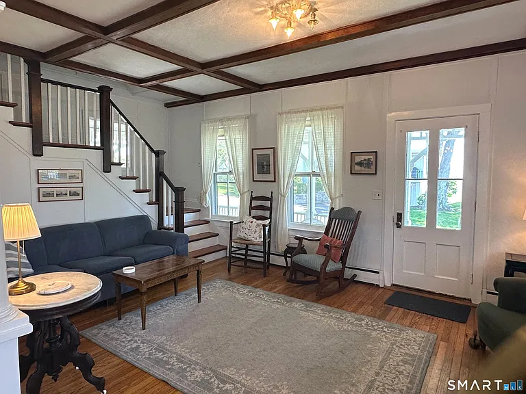 18 Prospect Hill Rd — Photo 6