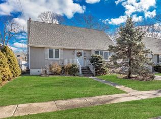 255 Atlantic Ave, Massapequa Park, NY 11762