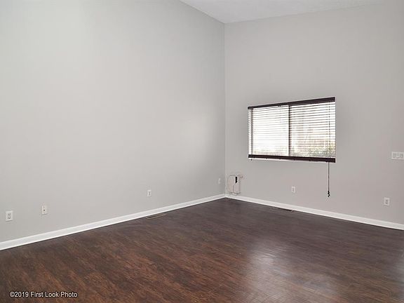 4th image of 788 Williamsburg Cir