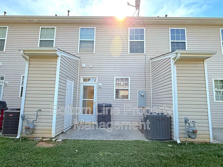 5703 Erin Dr — Photo 19