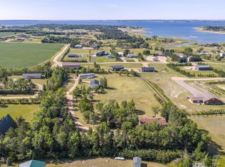 4113 13v St NW, Garrison, ND 58540