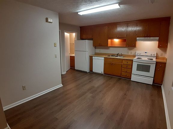 3rd image of 1500 Cedar St SE