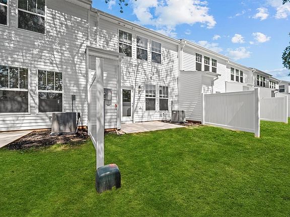 4th image of 516 Harebell Way