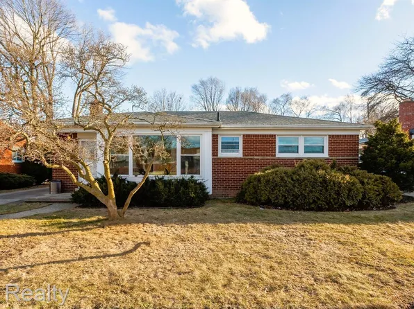 34933 Elmira St, Livonia, MI 48150