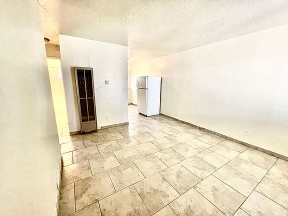 4th image of 528 Texas St NE Unit 2