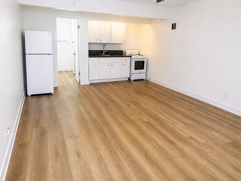 10112 Felton Ave — Photo 14