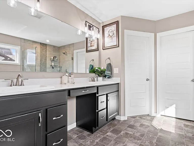 6037 Shallow Creek Ln — Photo 17