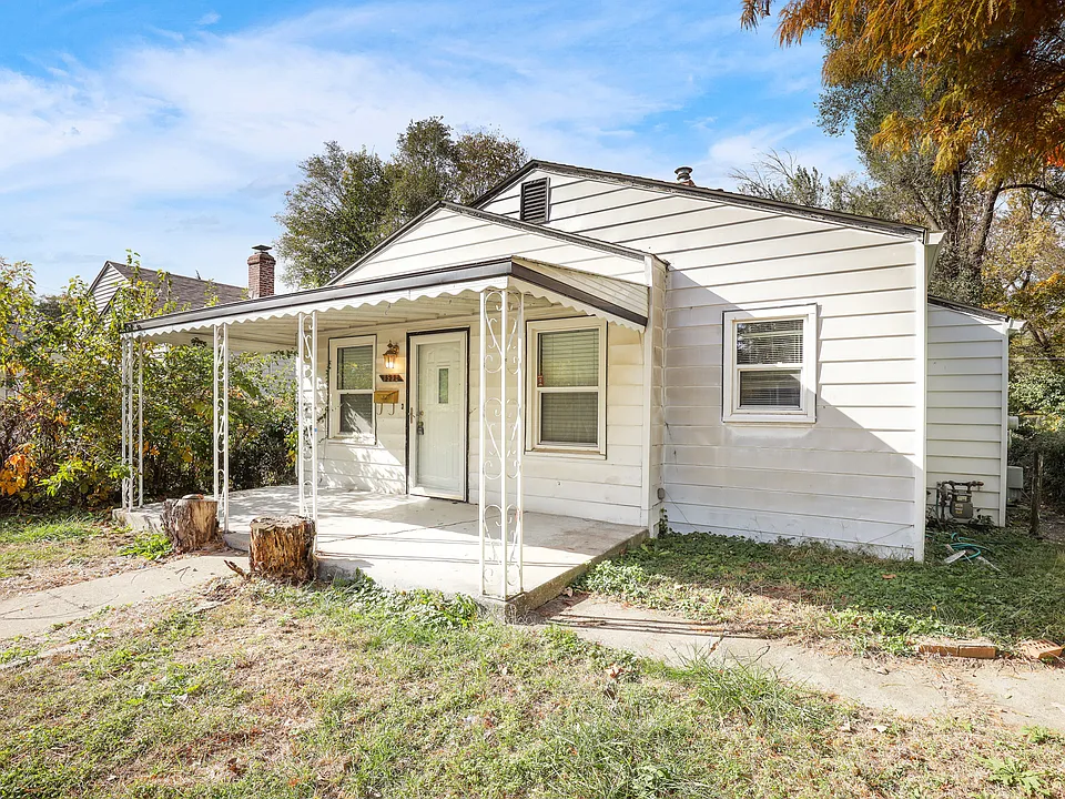 3532 Caroline Ave