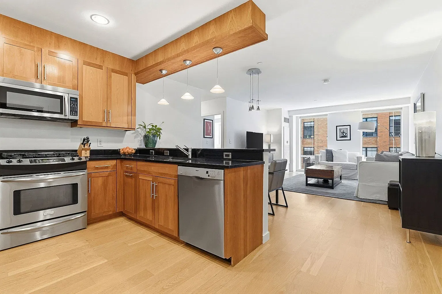 2 bed, 1220 sqft, $6,300 — Photo 1