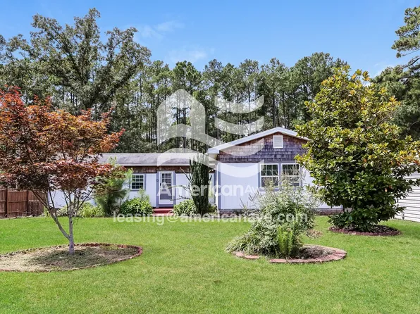 216 McFayden Dr, Spring Lake, NC 28390