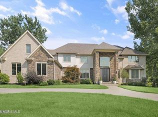 4271 Cranberry Ln, Sylvania, OH 43560