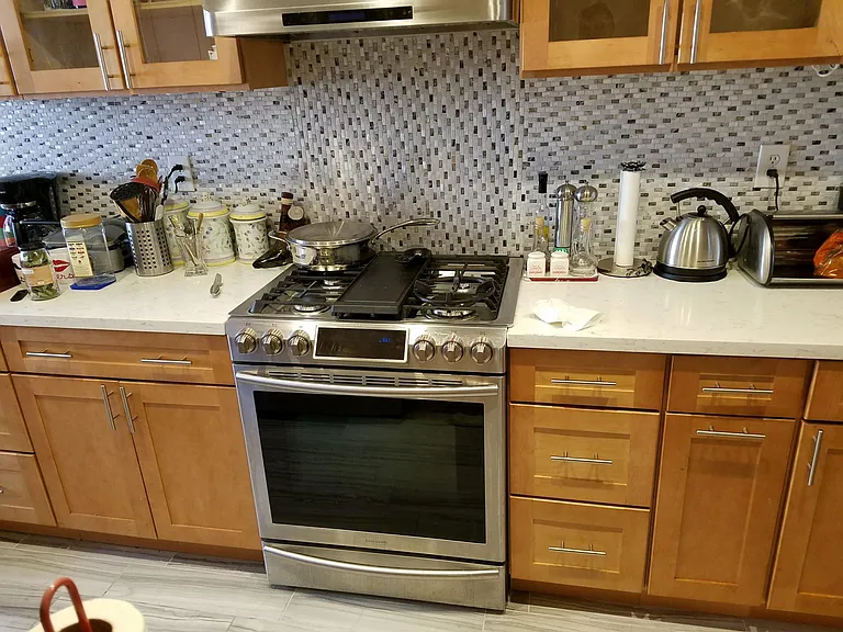 4244 Mary Ellen Ave — Photo 10