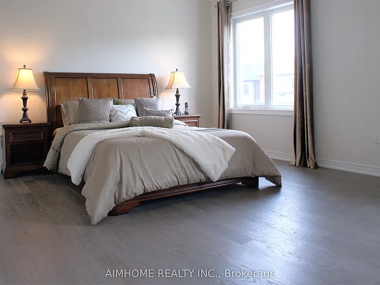 39 Scrivener Dr — Photo 15