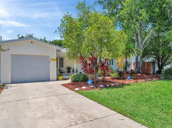 743 43rd Ave NE, Saint Petersburg, FL 33703