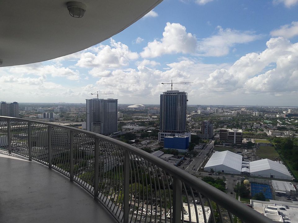 1st image of 1750 N Bayshore Dr APT 3615