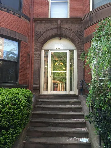 525 Beacon St Photo 1