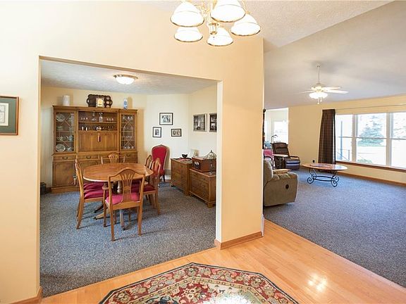 4th image of 1508 Peach Dr