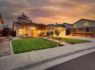 2391 Fairhaven Dr, Hollister, CA 95023