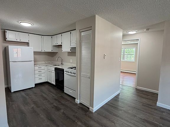 3rd image of 345-381 Hildreth St #363-23