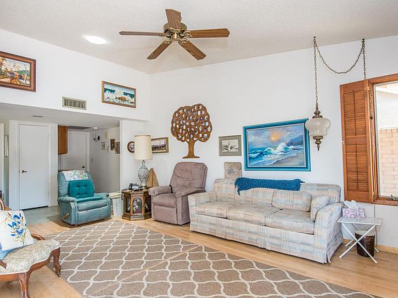 3rd image of 1627 Leisure World