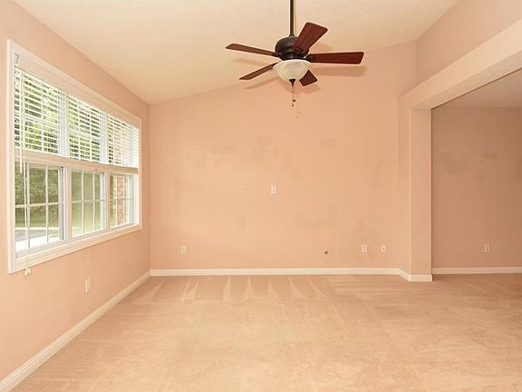 4th image of 18352 Piers End Dr