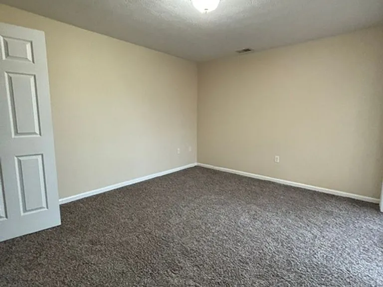 101 Braxton Ct — Photo 24
