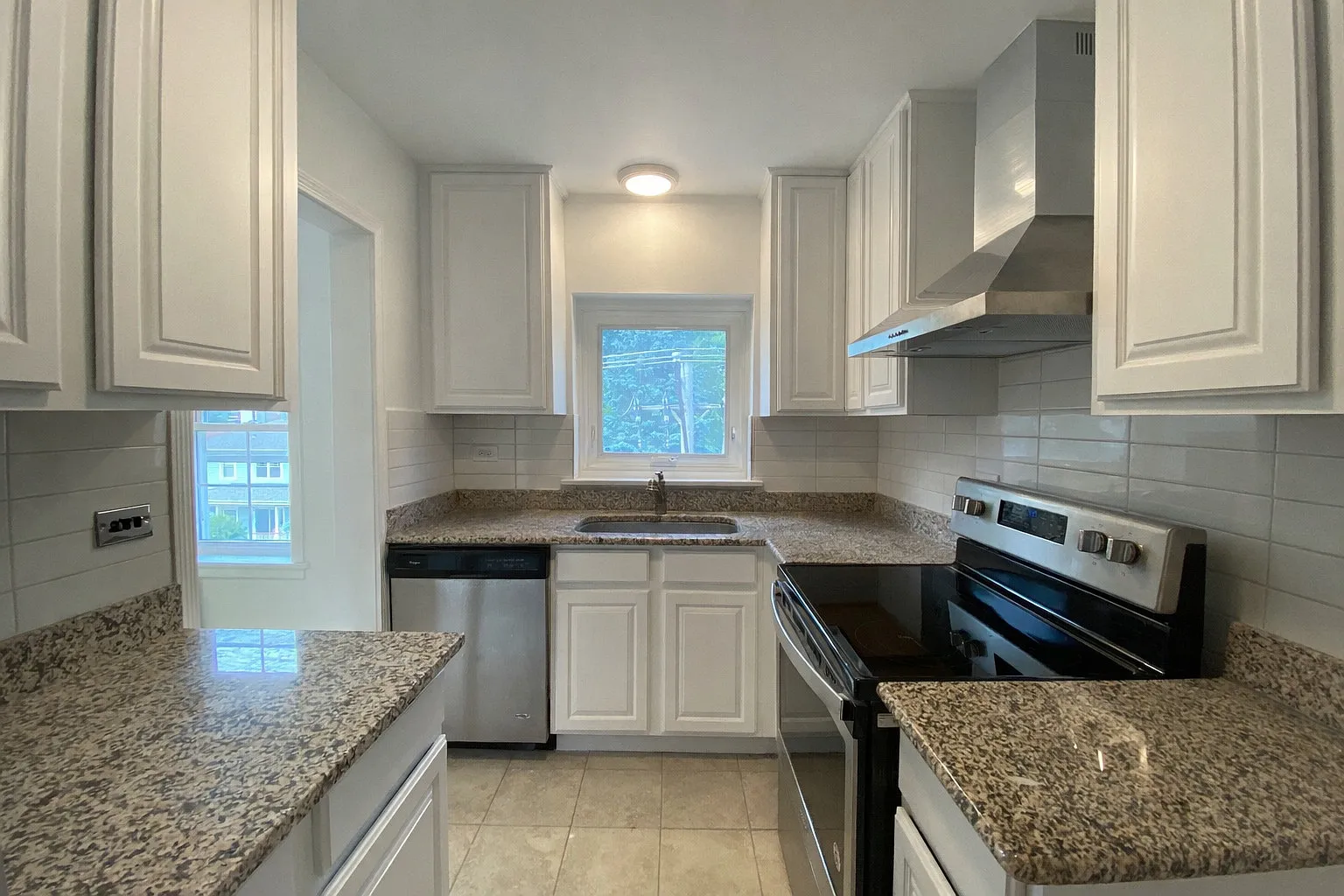 2 bed, 1150 sqft, $2,250 — Photo 3