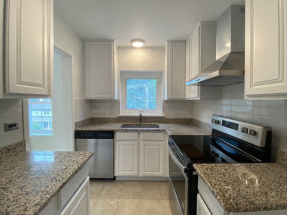 3rd image of 2608 Bennett Ave APT 3W