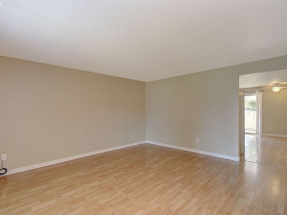 4th image of 10808 NE 92nd Cir