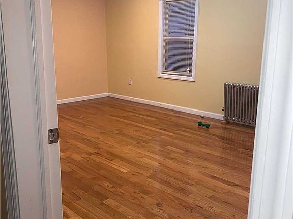 3rd image of 95-28 121st St