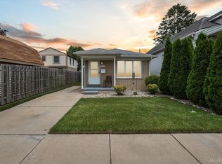 1024 Adelaide St, Wyandotte, MI 48192