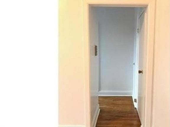 5th image of 4826 47th St APT 4B