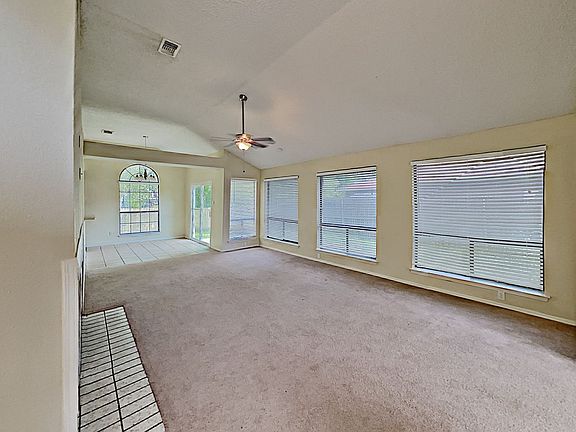 5th image of 805 Stetter Dr