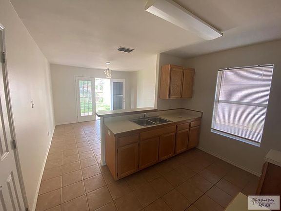 2nd image of 3034 Aberdeen Dr