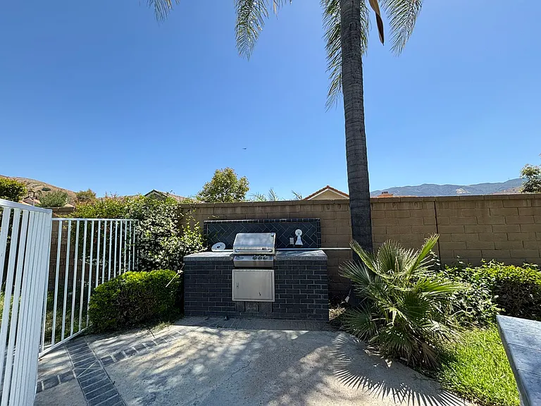 5530 Elderberry Ln — Photo 35