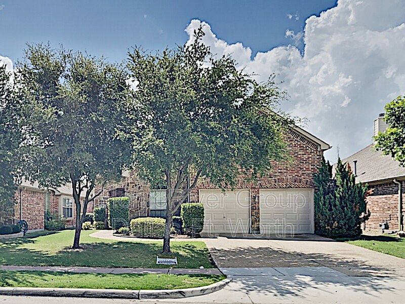 1st image of 2719 Waterway Dr